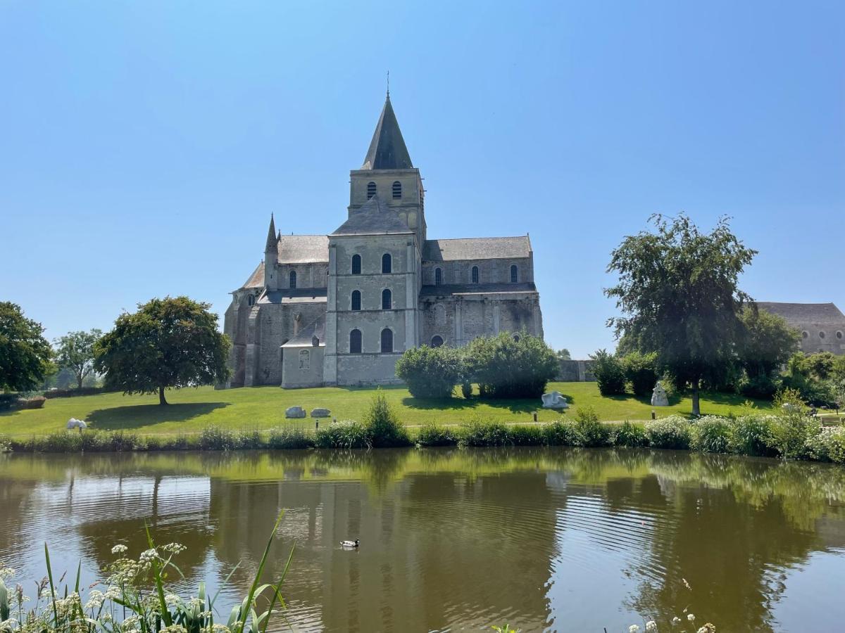 Le Courtil Villa Cerisy-la-Foret Bagian luar foto